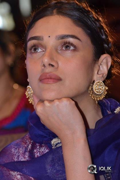 Aditi-Rao-At-Cheliyaa-Movie-Audio-Launch